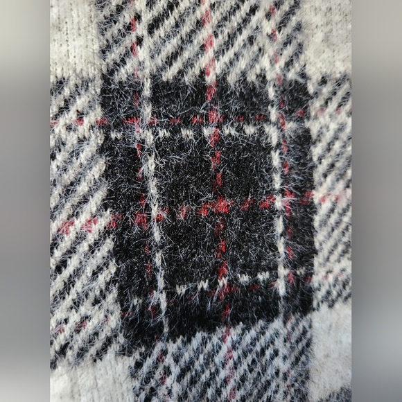 Z Supply Plaid Women's Shirt Jacket - Black/White/Red, Size Small - Picture 10 of 13